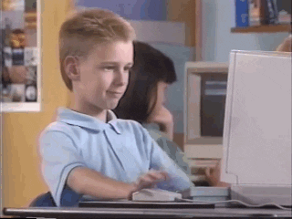 Meme eines Kindes, welches am Computer sitzt und Daumen nach oben gibt.